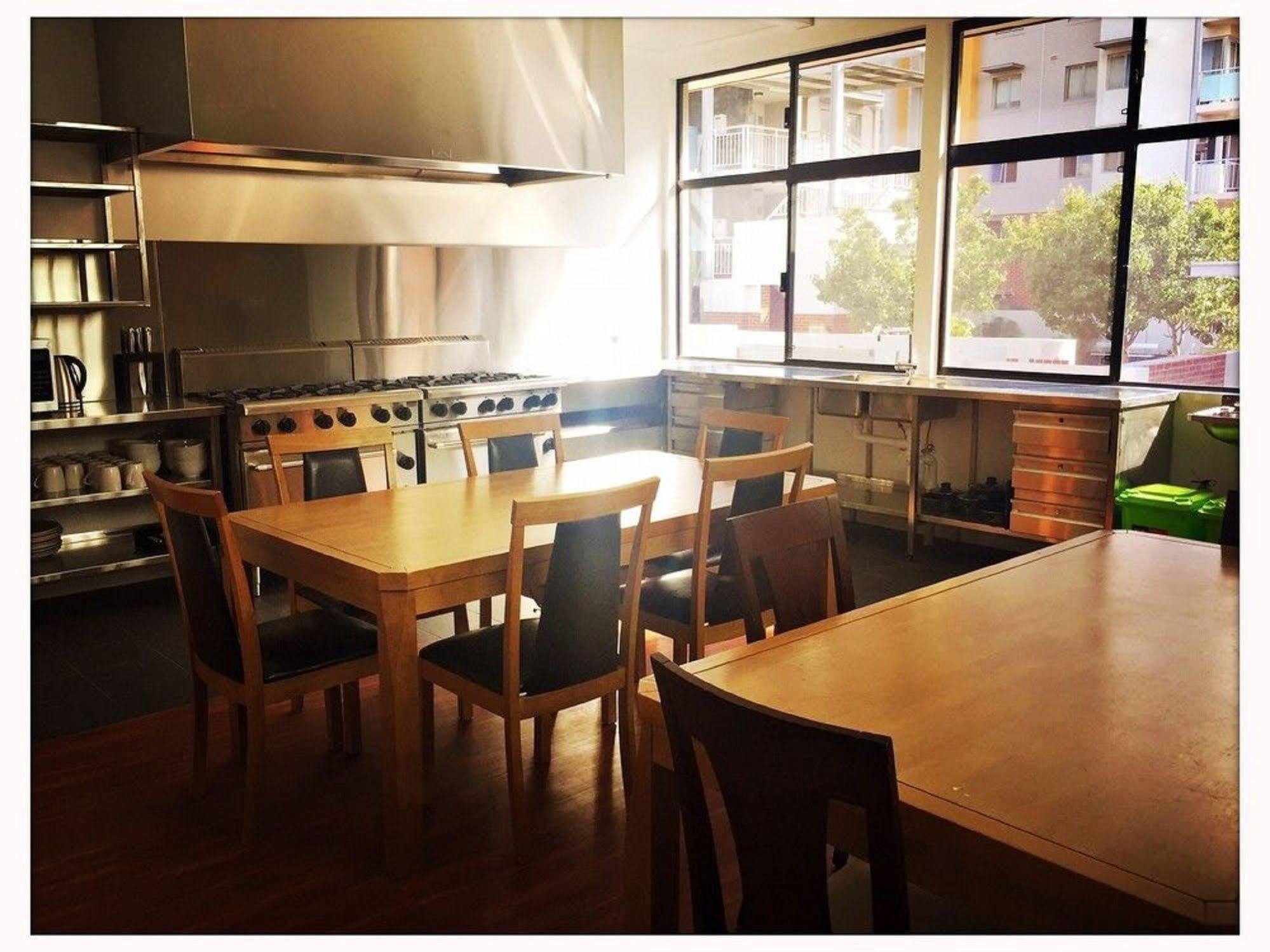 Downtown Backpackers Hostel Perth - Note - Valid Passport Required For Check In Esterno foto
